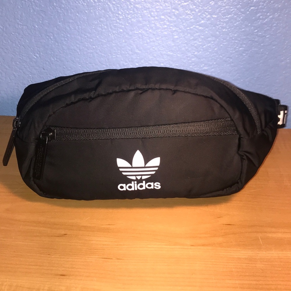 Men/Woman Black Adidas Fanny/Shoulder Pack.